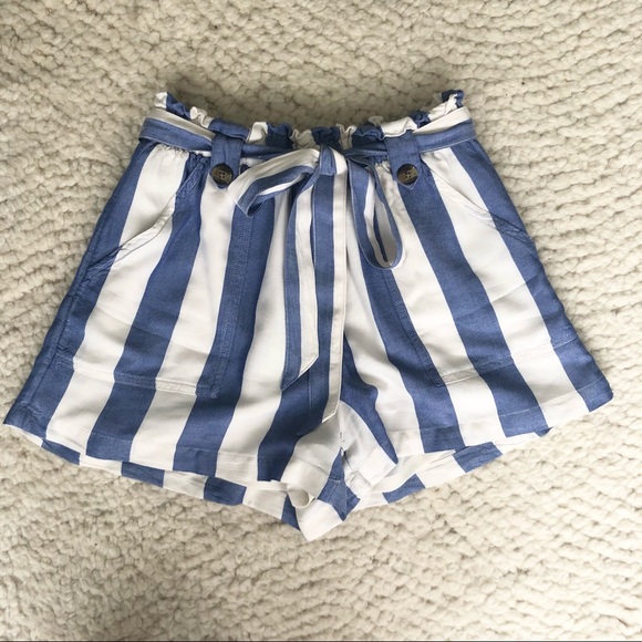 American Eagle Paperbag Shorts - Picture 4 of 8